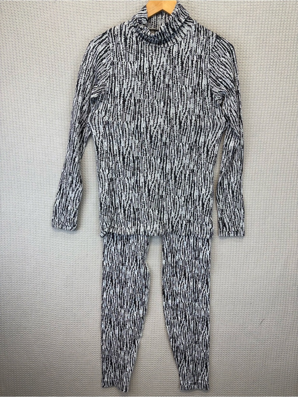 Athleta Black & White Textured Turtleneck Top - Picture 2 of 12